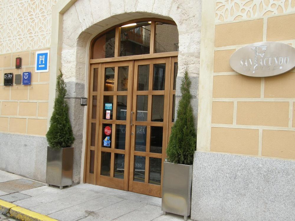 Guest house Palacio San Facundo