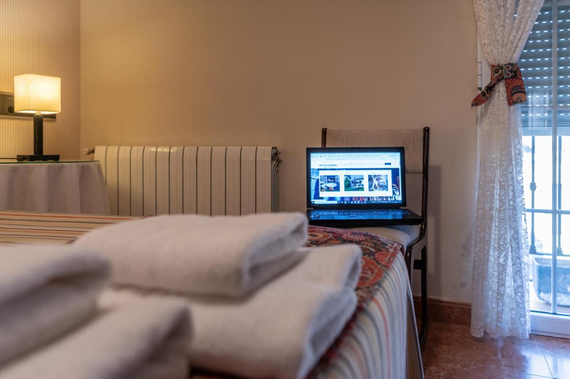 Gran Con Chimenea A 55 Min De Madrid Confort, Calidad & Wifi Free *