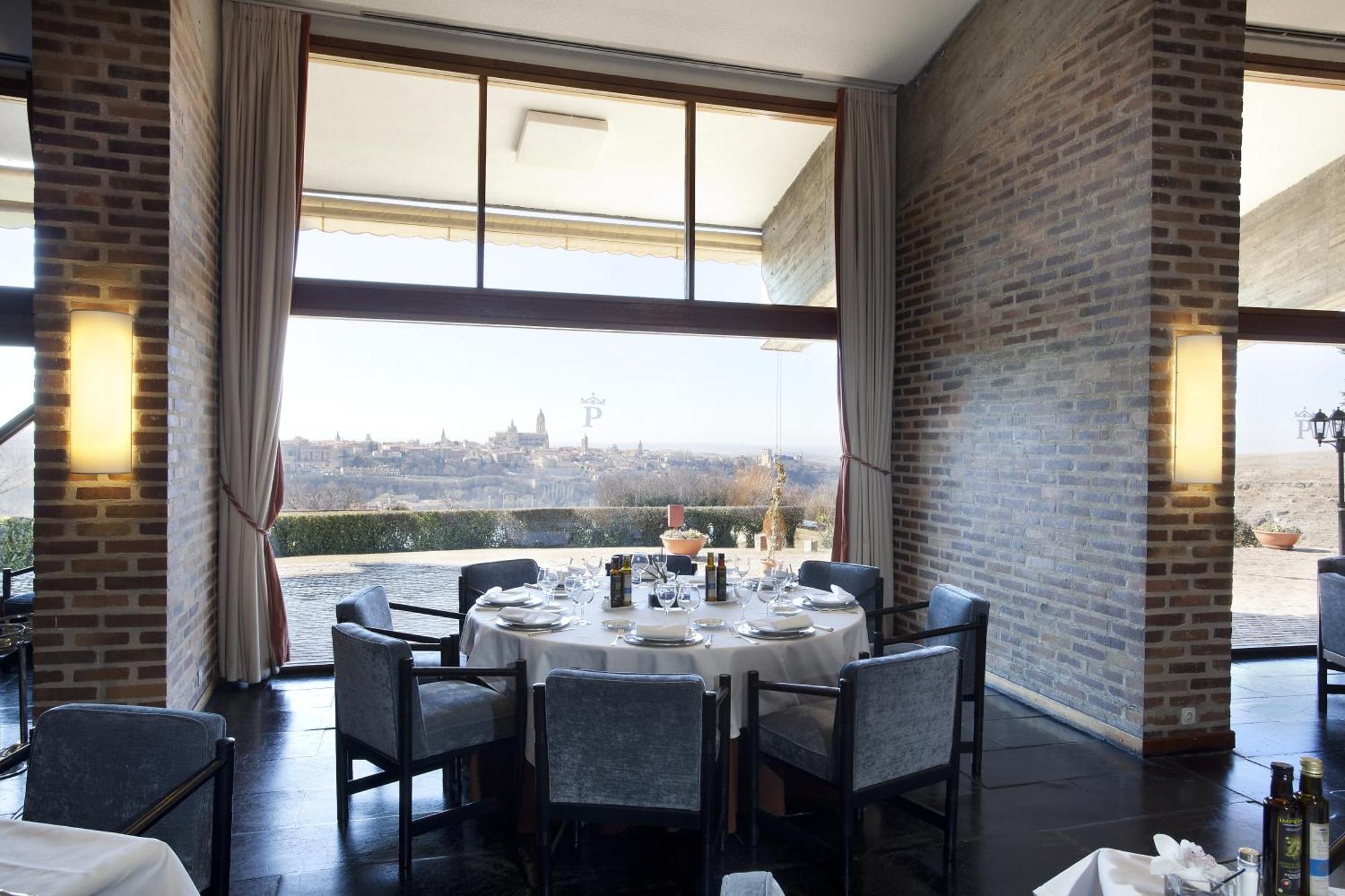 Hotel De 4*