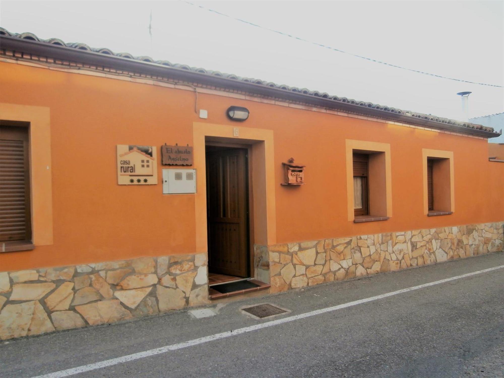 El Abuelo Anselmo Segovia