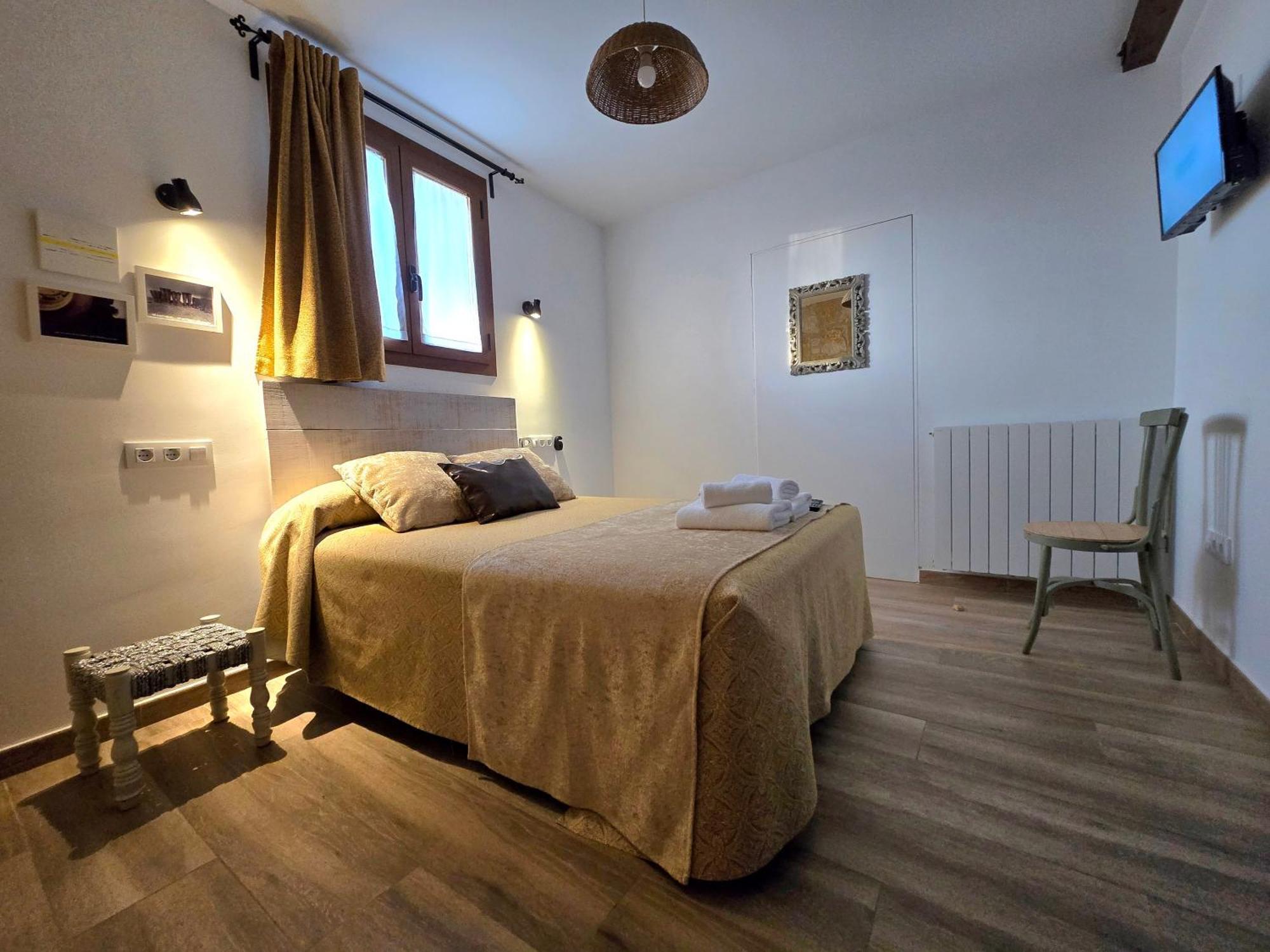 A 20 Min De Madrid En Ave Premium Con Chimenea, Wifi, Jardin Privado, Smart Tv 55p, Bano Dentro De Cada Y Aparcamiento En La Puerta * Segovia