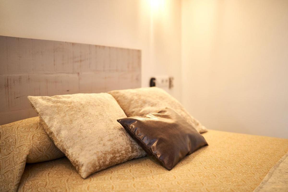 A 20 Min De Madrid En Ave Premium Con Chimenea, Wifi, Jardin Privado, Smart Tv 55p, Bano Dentro De Cada Y Aparcamiento En La Puerta Apartamento Segovia